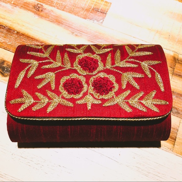 Haute Cutch Handbags - Hand-embroidered Raw Silk Clutch -Maroon *LAST ONE